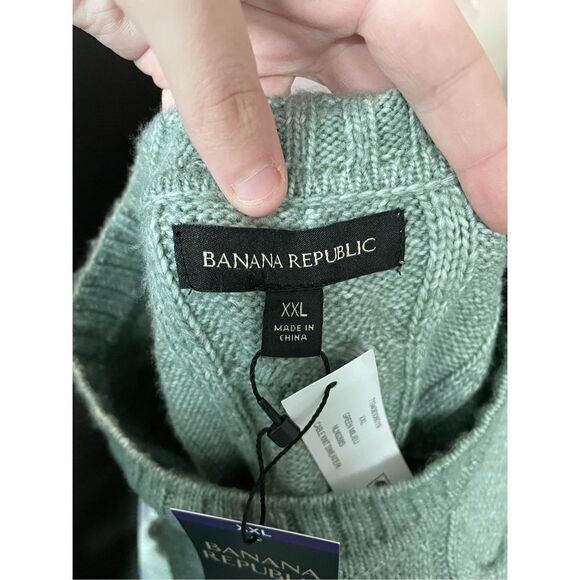 NWT Banana Republic Cable Knit Sweater in Green Milieu - Picture 3 of 5